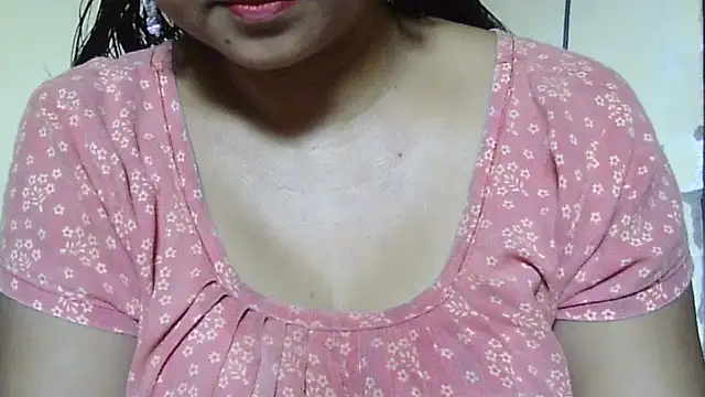 Snapshot of Suhana-sapna chatting on October 8, 2025, 3:26 am Suhana-sapna online show from October 8, 2025, 3:26 am