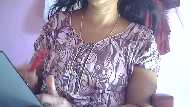 Snapshot of Suhana-sapna chatting on April 21, 2026, 3:35 am Suhana-sapna online show from April 21, 2026, 3:35 am