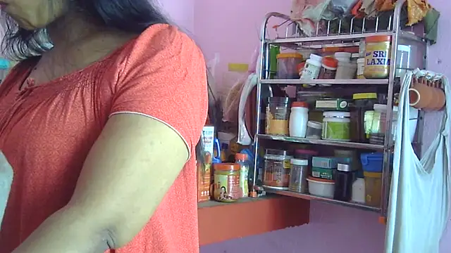 Snapshot of Suhana-sapna chatting on May 24, 2026, 3:33 am Suhana-sapna online show from May 24, 2026, 3:33 am