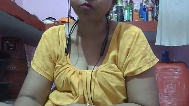 Snapshot of Suhana-sapna chatting on May 25, 2026, 5:02 am Suhana-sapna online show from May 25, 2026, 5:02 am