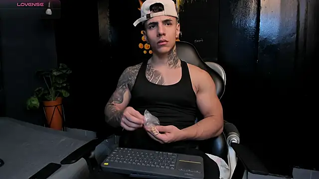 Flynn Riider online show from November 25, 2025, 5:46 pm