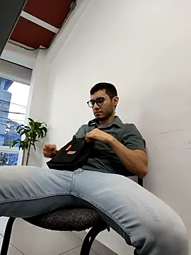 alexdesire online show from November 26, 2025, 10:11 pm