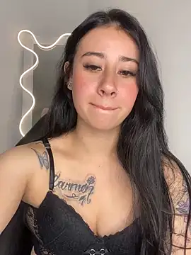 Zoee t online show from October 31, 2025, 4:02 am