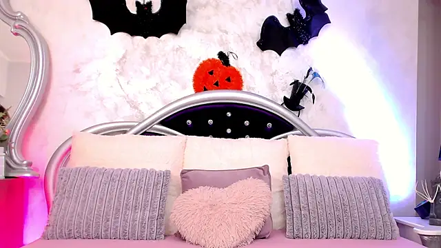 EuphoriaElle online show from October 15, 2025, 7:03 pm