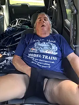 Snapshot of Bus310A chatting on September 29, 2025, 4:01 pm Bus310A online show from September 29, 2025, 4:01 pm