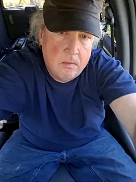 Snapshot of Bus310A chatting on November 3, 2025, 4:19 pm Bus310A online show from November 3, 2025, 4:19 pm