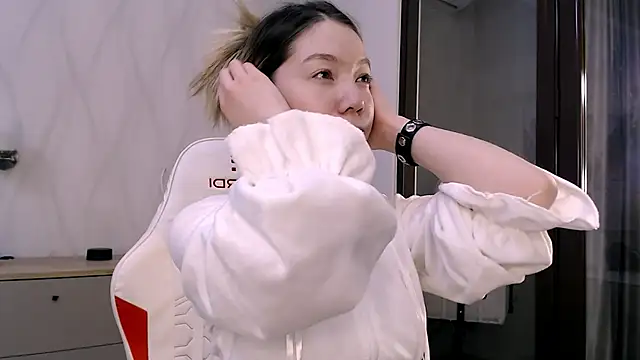 Babby Rabbit online show from November 18, 2025, 1:04 pm