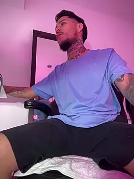 Snapshot of Junihn0 chatting on October 3, 2025, 9:01 pm Junihn0 online show from October 3, 2025, 9:01 pm