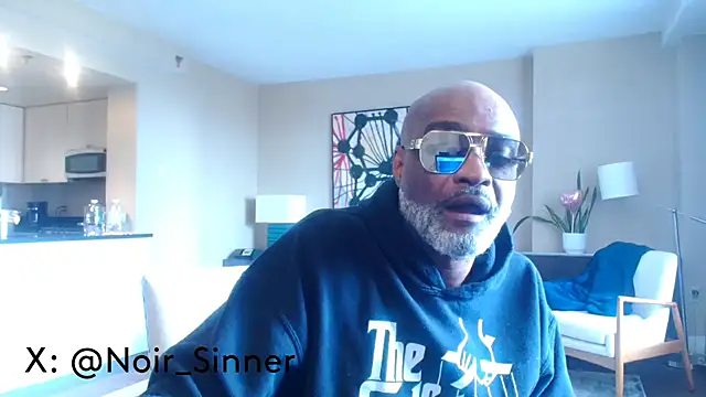 sinnernoir online show from February 26, 2026, 6:29 pm