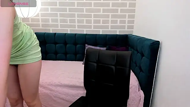 marie reyes  online show from September 21, 2025, 1:29 am