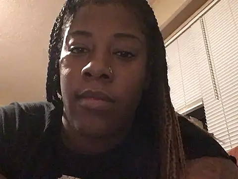 Snapshot of Eboni03 chatting on December 15, 2024, 3:13 am Eboni03 online show from December 15, 2024, 3:13 am