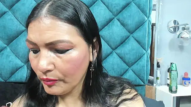 PENELOPELEWISs online show from March 25, 2026, 7:42 pm