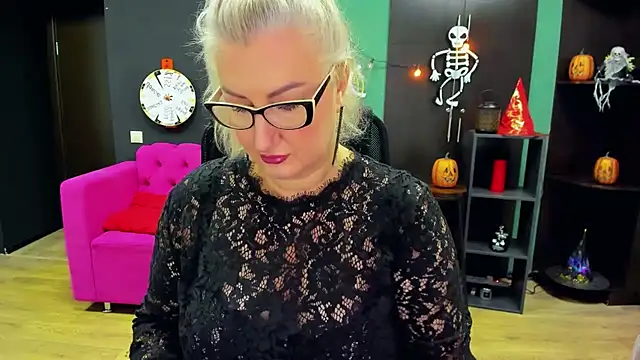 Snapshot of ChristyBrooks chatting on October 25, 2025, 10:12 am ChristyBrooks online show from October 25, 2025, 10:12 am