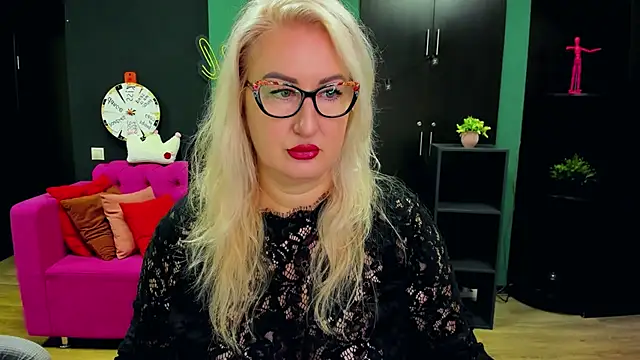 Snapshot of ChristyBrooks chatting on November 25, 2025, 5:18 am ChristyBrooks online show from November 25, 2025, 5:18 am