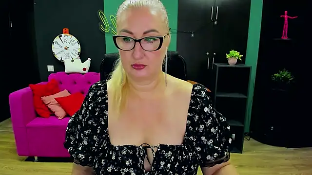 Snapshot of ChristyBrooks chatting on November 26, 2025, 5:19 am ChristyBrooks online show from November 26, 2025, 5:19 am