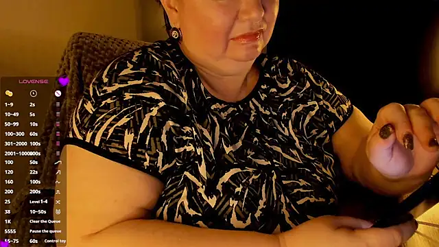 Snapshot of SexxyDreams1 chatting on February 6, 2025, 12:33 am SexxyDreams1 online show from February 6, 2025, 12:33 am