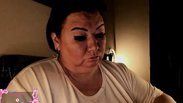 Snapshot of SexxyDreams1 chatting on September 24, 2025, 11:19 pm SexxyDreams1 online show from September 24, 2025, 11:19 pm