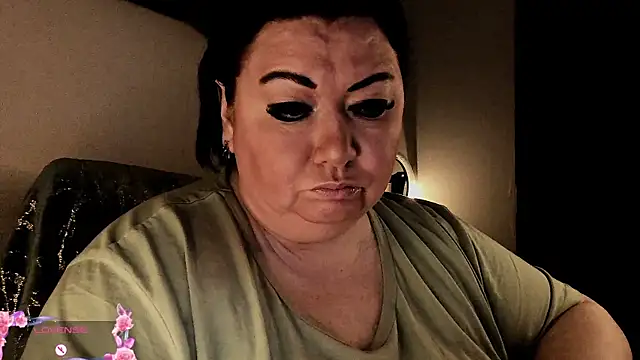 Snapshot of SexxyDreams1 chatting on October 13, 2025, 4:45 am SexxyDreams1 online show from October 13, 2025, 4:45 am