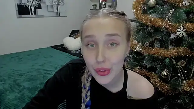 LinaTruly online show from December 15, 2024, 2:19 am