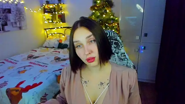 Snapshot of LinaTruly chatting on December 18, 2025, 9:43 pm LinaTruly online show from December 18, 2025, 9:43 pm