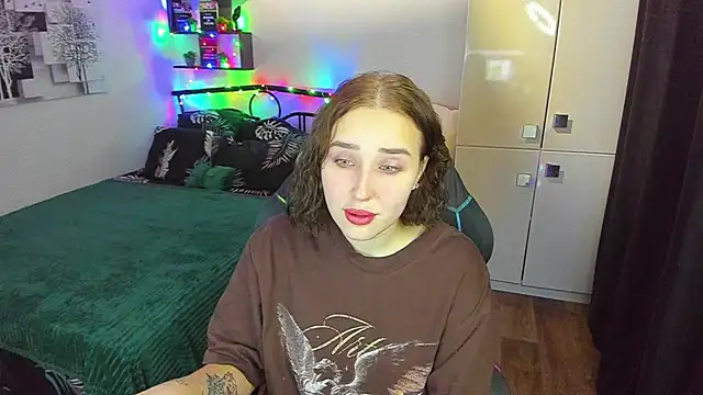 Snapshot of LinaTruly chatting on February 5, 2026, 9:41 pm LinaTruly online show from February 5, 2026, 9:41 pm