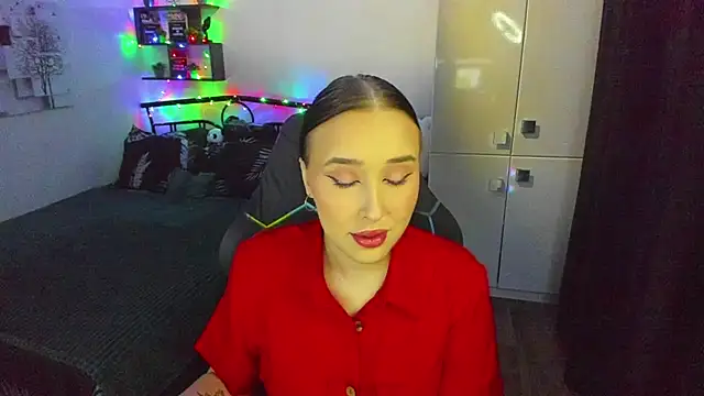 Snapshot of LinaTruly chatting on February 19, 2026, 10:17 pm LinaTruly online show from February 19, 2026, 10:17 pm