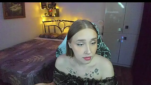 Snapshot of LinaTruly chatting on June 12, 2026, 9:14 pm LinaTruly online show from June 12, 2026, 9:14 pm