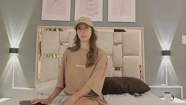 jolie lov online show from November 8, 2025, 1:22 pm