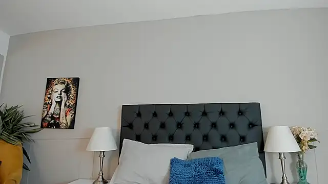 Snapshot of Robin_Rief chatting on October 2, 2025, 3:35 am Robin Rief online show from October 2, 2025, 3:35 am