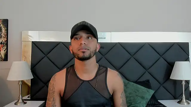 Snapshot of Robin_Rief chatting on November 7, 2025, 3:17 am Robin Rief online show from November 7, 2025, 3:17 am