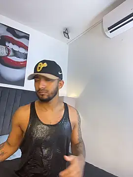 Snapshot of Robin_Rief chatting on February 19, 2026, 3:24 am Robin Rief online show from February 19, 2026, 3:24 am