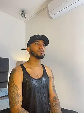 Snapshot of Robin_Rief chatting on February 27, 2026, 4:12 am Robin Rief online show from February 27, 2026, 4:12 am