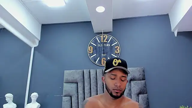 Robin Rief online show from March 31, 2026, 7:36 pm