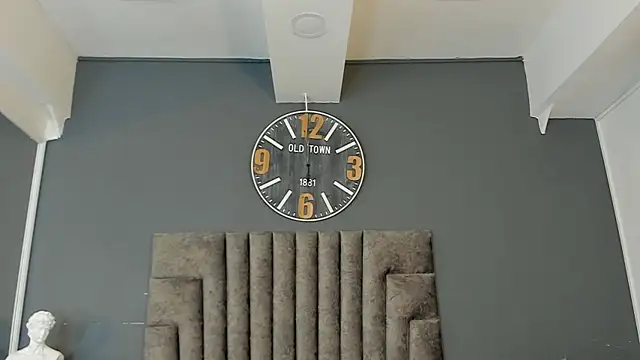 Snapshot of Robin_Rief chatting on June 24, 2026, 7:24 pm Robin Rief online show from June 24, 2026, 7:24 pm