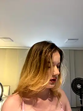 NicoleCut online show from November 20, 2025, 9:58 pm