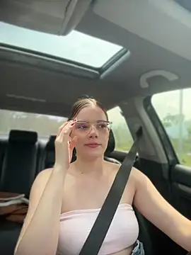 NicoleCut online show from June 12, 2026, 3:33 pm