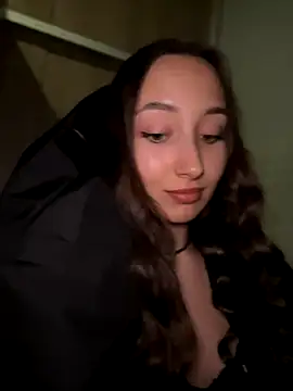 Snapshot of VelvetVixenI chatting on December 15, 2025, 4:00 pm VelvetVixenI online show from December 15, 2025, 4:00 pm