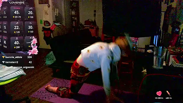 Snapshot of _hellostormy_ chatting on February 15, 2025, 4:25 am hellostormy online show from February 15, 2025, 4:25 am