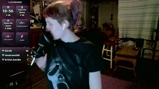 Snapshot of _hellostormy_ chatting on March 3, 2025, 10:17 am hellostormy online show from March 3, 2025, 10:17 am