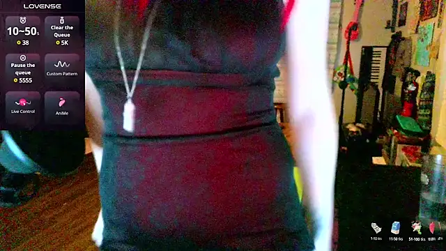 Snapshot of _hellostormy_ chatting on March 5, 2025, 9:27 am hellostormy online show from March 5, 2025, 9:27 am