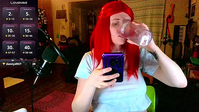 Snapshot of _hellostormy_ chatting on March 6, 2025, 8:19 am hellostormy online show from March 6, 2025, 8:19 am