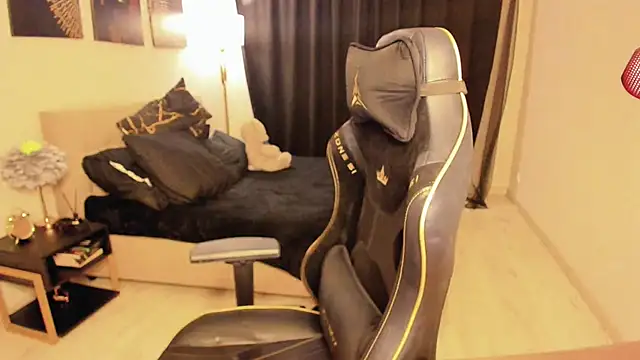 AlluringAriel online show from March 31, 2026, 4:13 am