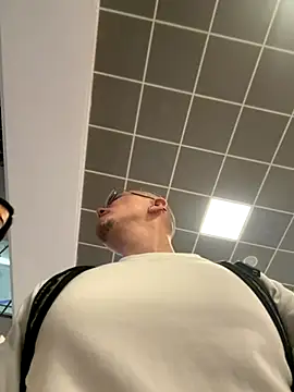 adam-rivera online show from November 9, 2025, 12:42 am