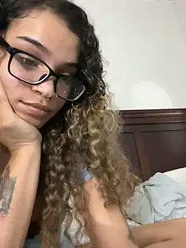 Snapshot of 1prettygem chatting on December 18, 2024, 5:59 am 1prettygem online show from December 18, 2024, 5:59 am