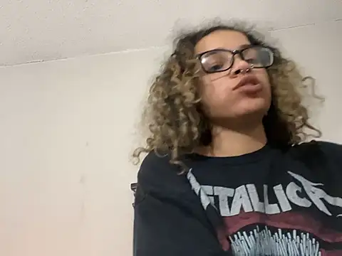 Snapshot of 1prettygem chatting on December 29, 2024, 12:52 am 1prettygem online show from December 29, 2024, 12:52 am