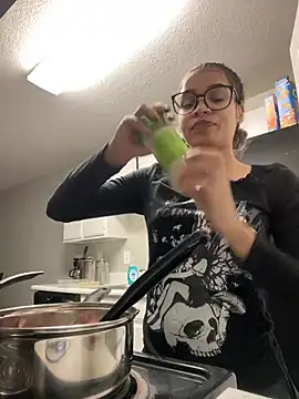 Snapshot of 1prettygem chatting on January 8, 2025, 10:58 pm 1prettygem online show from January 8, 2025, 10:58 pm