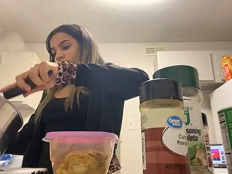 Snapshot of 1prettygem chatting on January 28, 2025, 10:01 pm 1prettygem online show from January 28, 2025, 10:01 pm