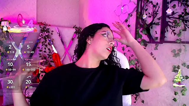 Aurora Brownn online show from December 4, 2025, 5:17 am