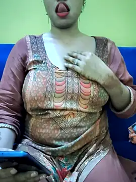 Snapshot of Haniya-143 chatting on September 15, 2025, 1:33 pm Haniya-143 online show from September 15, 2025, 1:33 pm