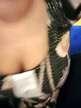 Snapshot of Haniya-143 chatting on September 17, 2025, 7:59 pm Haniya-143 online show from September 17, 2025, 7:59 pm